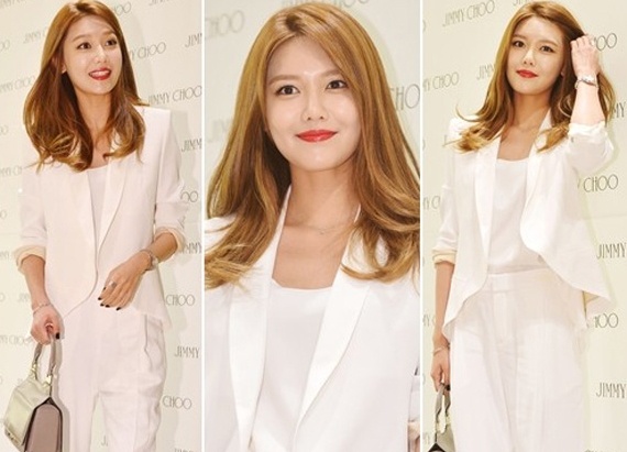 Mac gam trang tinh khoi va rang ro nhu sao Han hinh anh