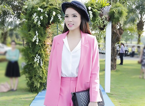 Hoa hau Ky Duyen lot nhom sao mac loi mot tuan qua hinh anh