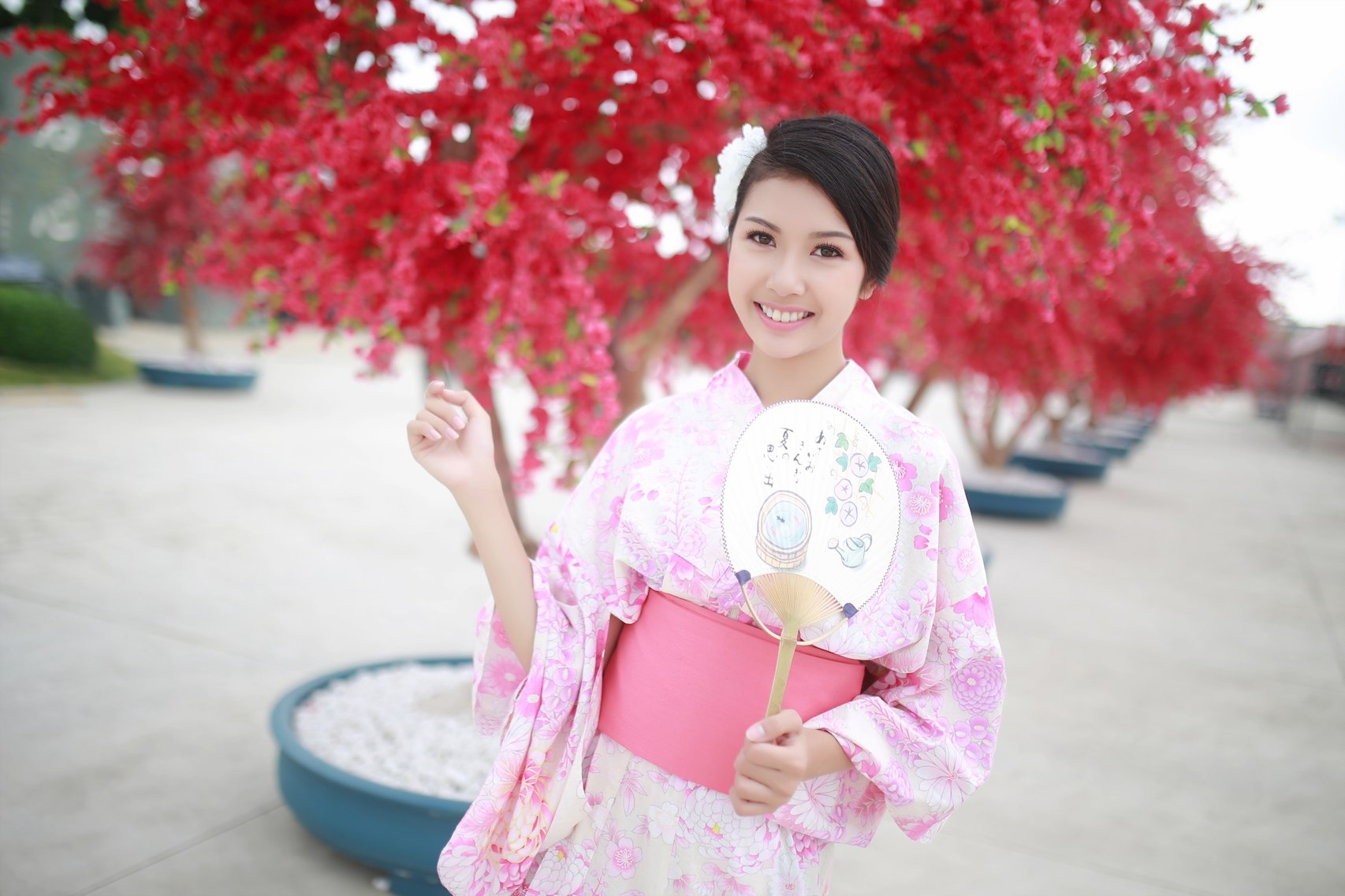 A khoi Thuy Van dien kimono lam my nu Nhat Ban hinh anh