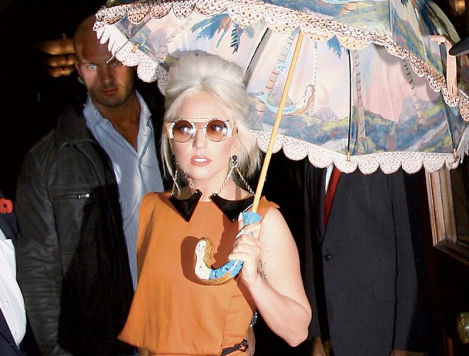 Nguon goc it ai biet cua nhung mon phu kien trong thoi trang hinh anh