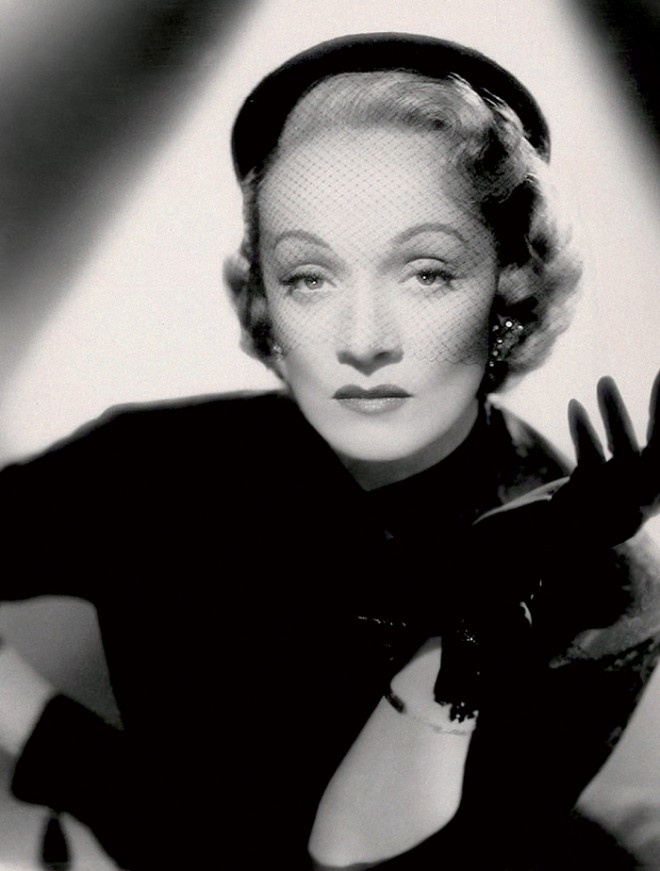 Huyền thoại điện ảnh Marlene Dietrich với chiếc mũ bê rê trứ danh.