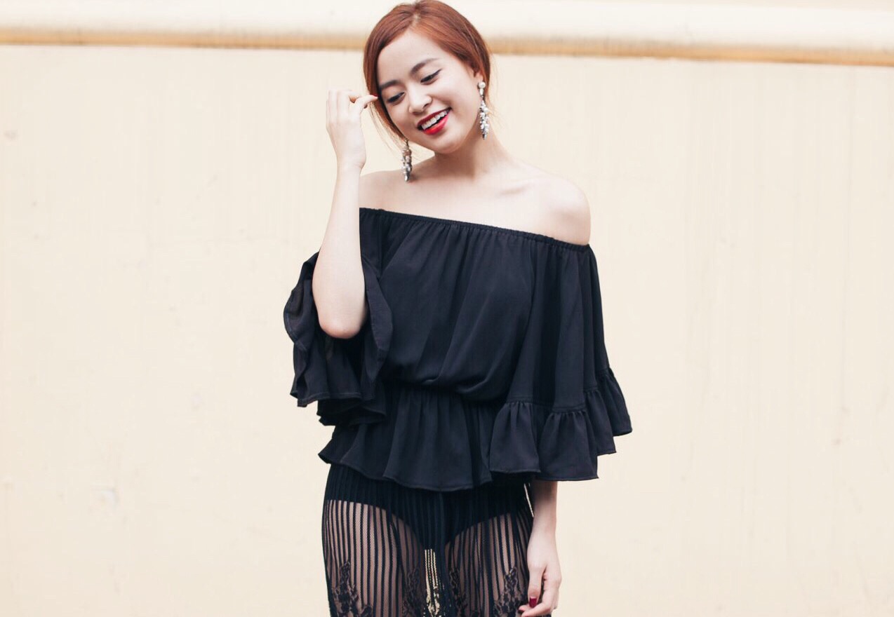 Hoang Thuy Linh chuong mot goi cam khi xuong pho hinh anh