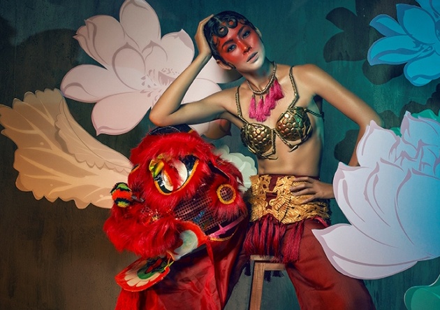 Mau Thanh Thuy dien ao bra kim loai tao bao hinh anh