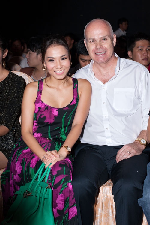 Chồng doanh nhân thường tháp tùng Thu Minh tham gia các hoạt động showbiz.