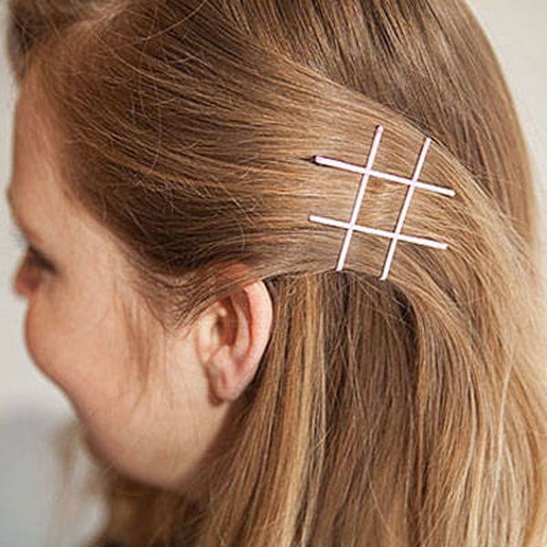 Đan kẹp ghim thành hình ảnh thú vị.