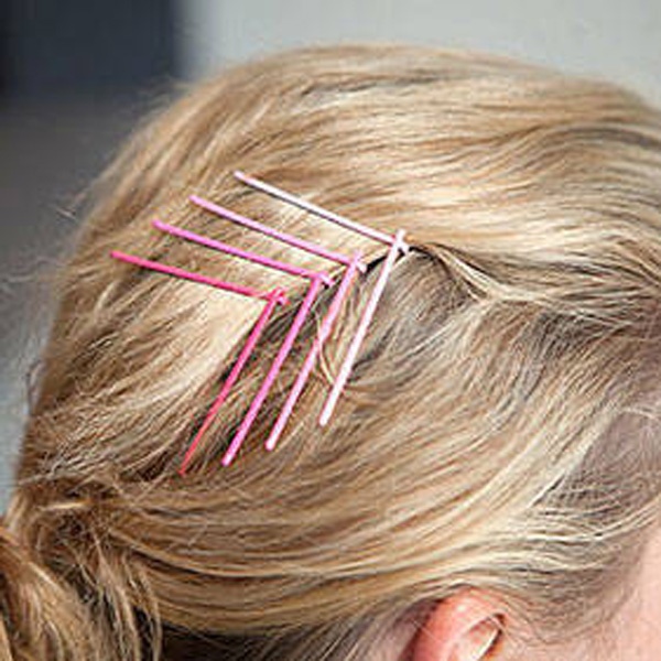 Hay kẹp ghim thành nhiều các đường song song nhau.