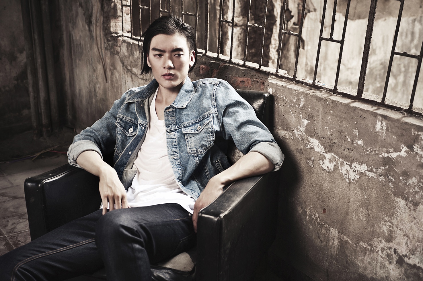 Denim bui phui cho chang du lich dip le 30/4 hinh anh