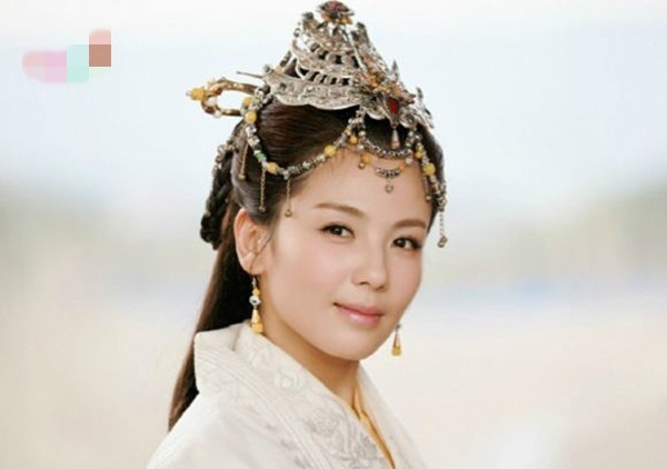 Quận chúa Nghê Hoàng (Lưu Đào) thông minh, xinh đẹp trong Lang Nha Bảng.