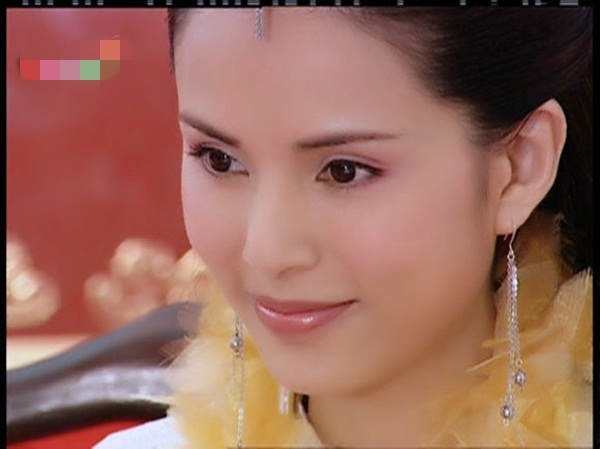 Lý Nhược Đồng có tạo hình Thẩm Dung xinh đẹp trong bộ phim cổ trang Võ Đang.