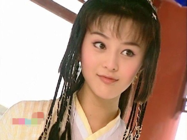 Hạnh Nhi (Phạm Băng Băng) đẹp rạng ngời trong Tiểu Lý Phi Đao.