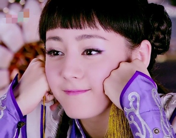 Phù Cừ (Địch Lệ Nhiệt Ba) xinh đẹp trong Cổ kiếm kỳ đàm.