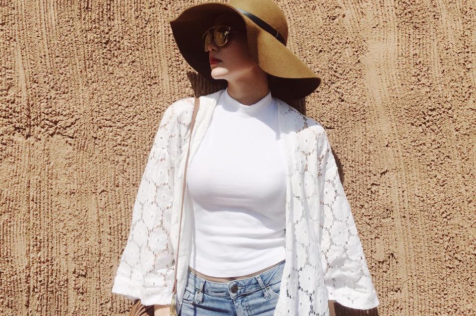 Mot ao khoac chong nang sanh dieu cap nhat tu sao Viet hinh anh