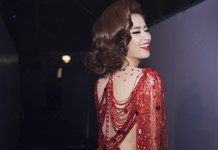 Hoang Thuy Linh sexy dan dau nhom sao dep tuan hinh anh