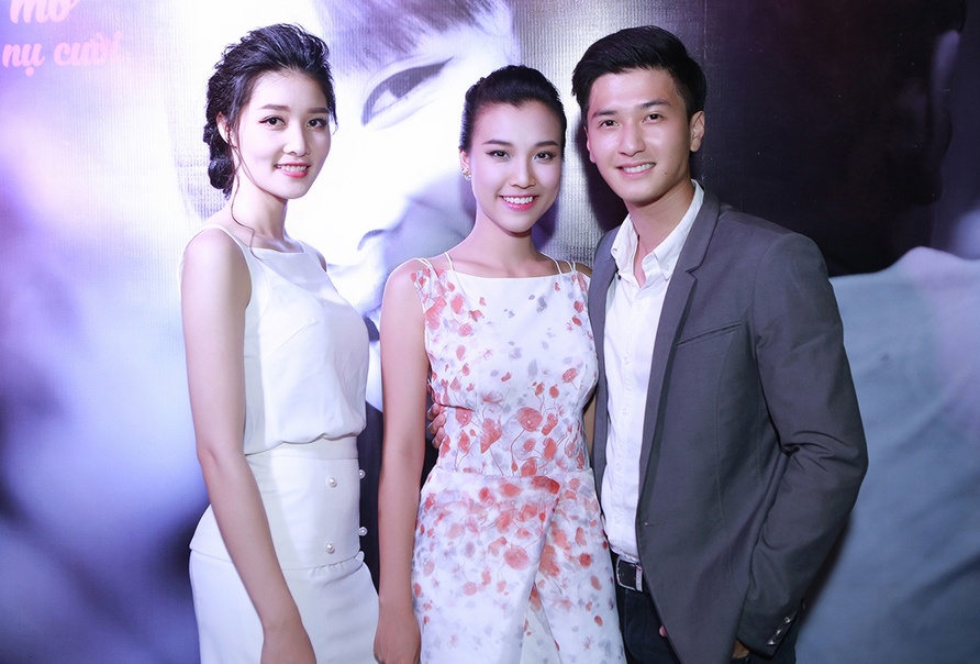 Huynh Anh va ban gai a hau du tiec sinh nhat Trieu Thi Ha hinh anh