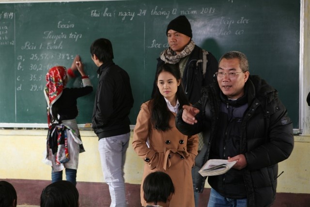 Đạo diễn Nguyễn Danh Dũng trên trường quay phim 