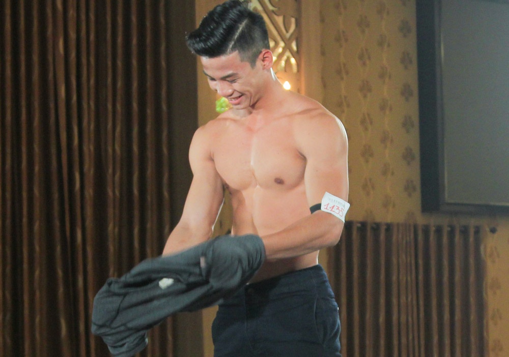 Thi sinh Next Top Model bat ngo coi ao khoe co bung 6 mui hinh anh