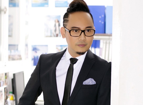 Vo Viet Chung mang ao dai sang My du Fashion TV hinh anh