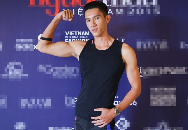 Chang y ta dien trai vao nhom Top Model noi bat mien Tay hinh anh