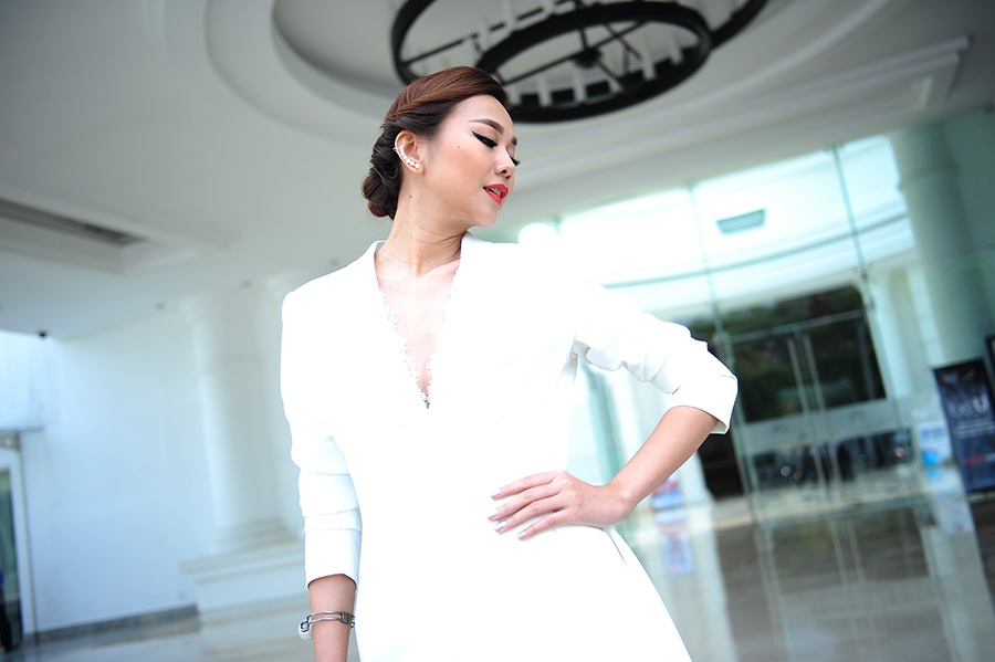 Thanh Hang dien cay trang cham thi Next Top Model hinh anh