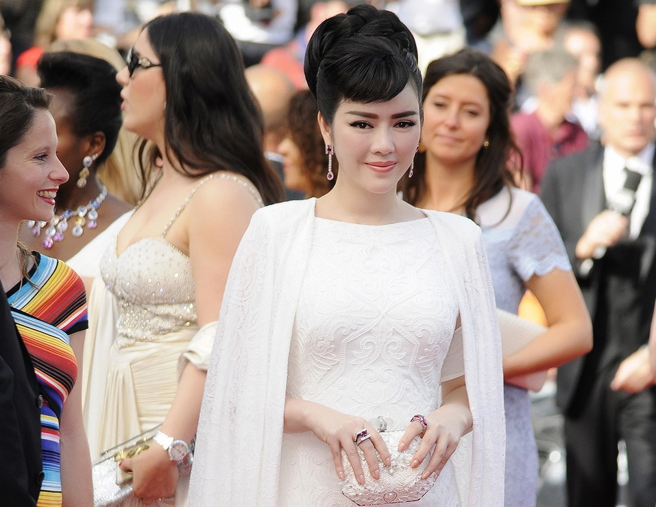 8 bo canh tong trang dang cap nhat tham do Vbiz he 2015 hinh anh