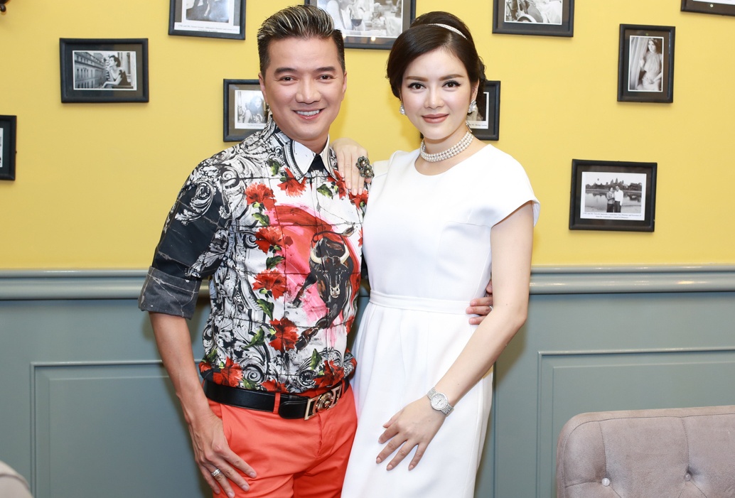 Mr. Dam dien ao hoa sac so du trien lam cua Ly Nha Ky hinh anh