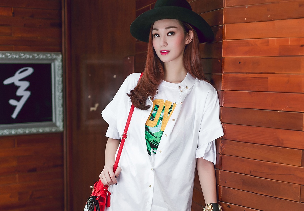 Khanh My dien gam trang sanh dieu luot pho cuoi tuan hinh anh