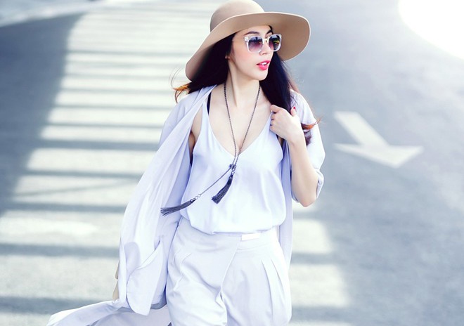 Thuy Tien sexy, Ha Tang kin dao vao danh sach dep nhat tuan hinh anh