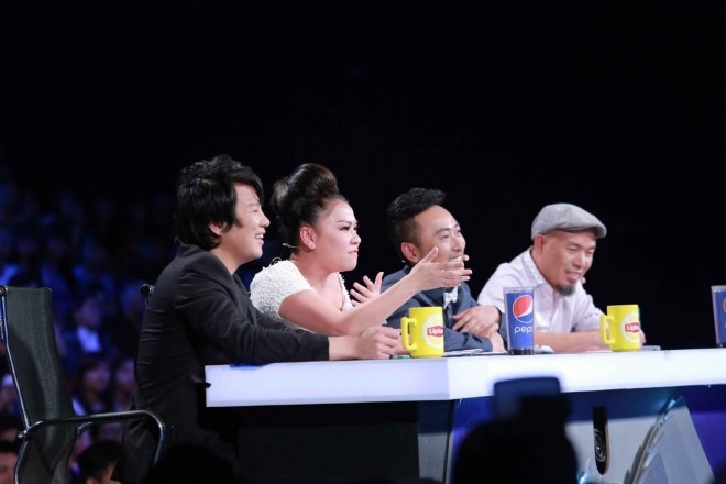 Thanh Bùi ngồi ghế nóng Vietnam Idol năm nay.