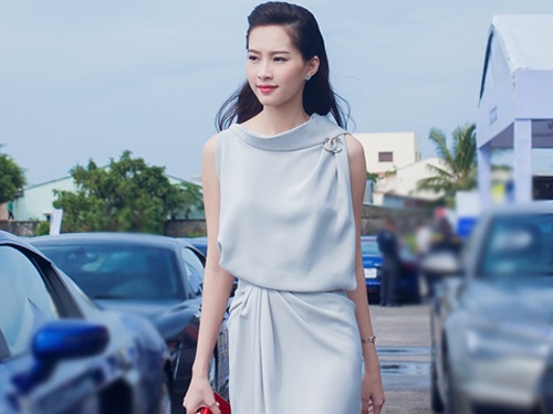 Dang Thu Thao mac tinh te dan dau nhom sao dep tuan hinh anh