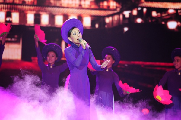 Thảo Trang “biến hóa” đầy bất ngờ trong đêm thi Tuyệt đỉnh tranh tài chủ đề bolero.