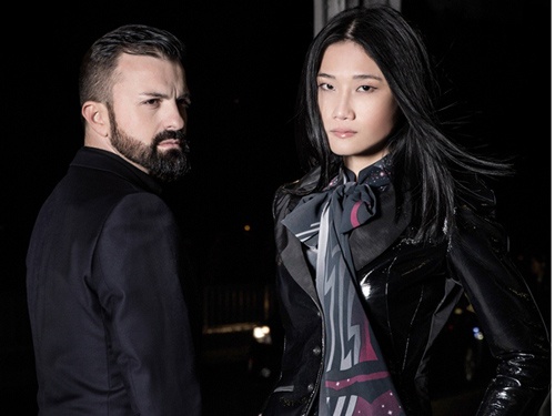 Kha My Van mo man show Tuan le thoi trang Paris hinh anh