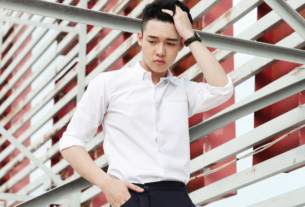 Em ho Ho Vinh Khoa khoe dang chuan voi set do lich lam hinh anh