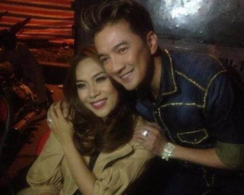 Duong tinh trac tro cua my nhan U40 tai sac Vbiz hinh anh