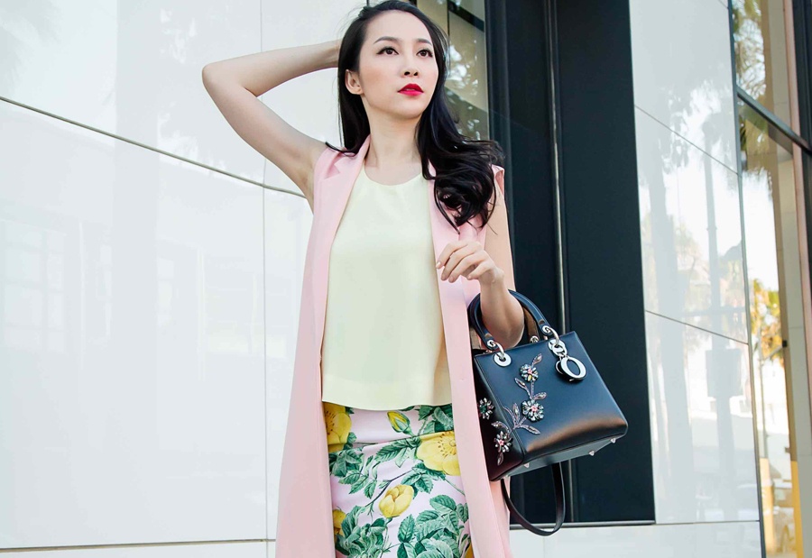 Linh Nga mac thanh lich tan bo tren duong pho My hinh anh