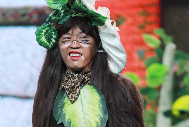 Hoai Linh hoa nguoi rung bat nat gia dinh Hoi quan tieu lam hinh anh