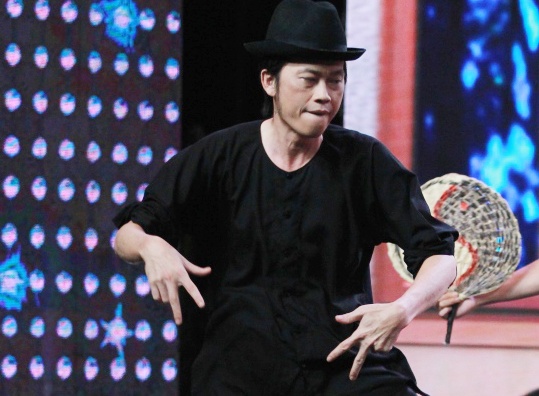 Hoai Linh doc rap dieu luyen ha guc ong chu Chi Tai hinh anh