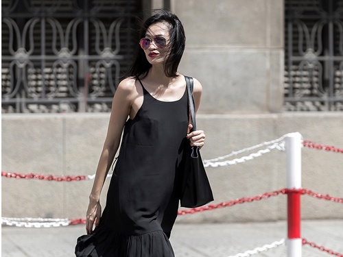 BTV thoi trang dien vay voan mong tang dao pho hinh anh