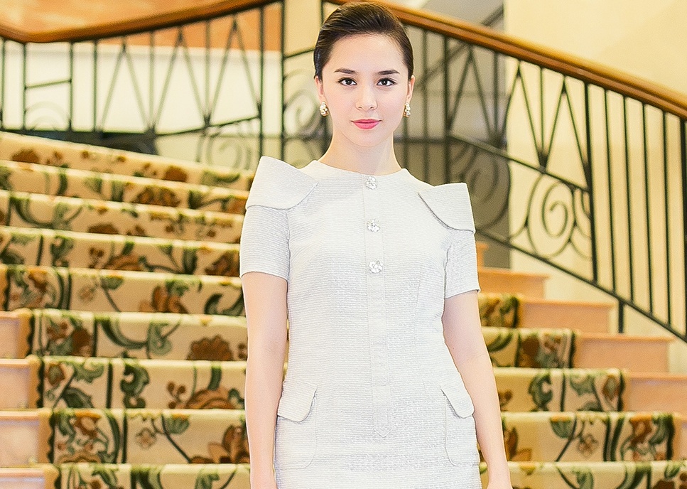 Thien Ly - Xuan Lan giao luu thi sinh Hoa hau hoan vu hinh anh