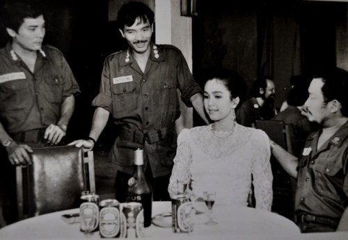 Thương Tín (trái) diễn cùng Diễm My, Chánh Tín.