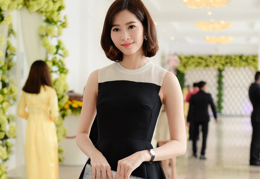 Dang Thu Thao dien thanh lich du tiec cuoi tuan hinh anh