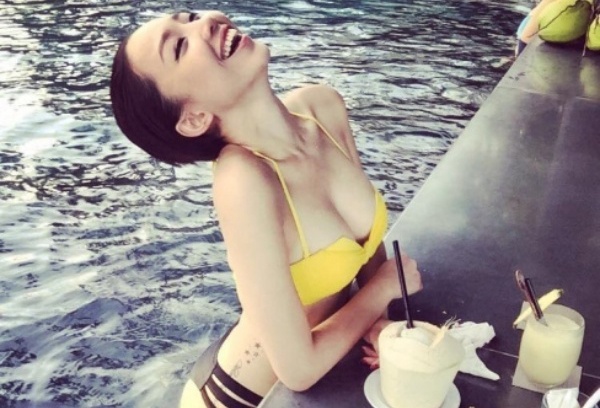 Nhung tu the khoe duong cong goi cam cua sao Viet hinh anh