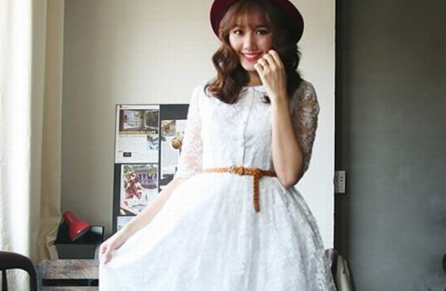 Gu thoi trang tre hon tuoi cua Hari Won hinh anh