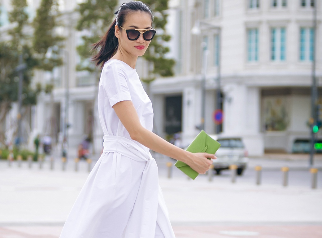 BTV Thanh Truc mac thanh lich luot pho cuoi tuan hinh anh