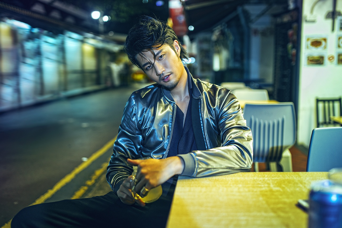 Ho Vinh Anh phong tran tren duong pho Singapore hinh anh