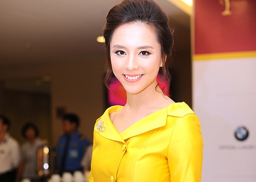 A hau Thien Ly khong muon noi ve me chong dai gia hinh anh