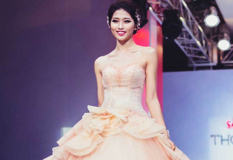 Ban gai quan quan Quang Hung Next Top lam co dau goi cam hinh anh