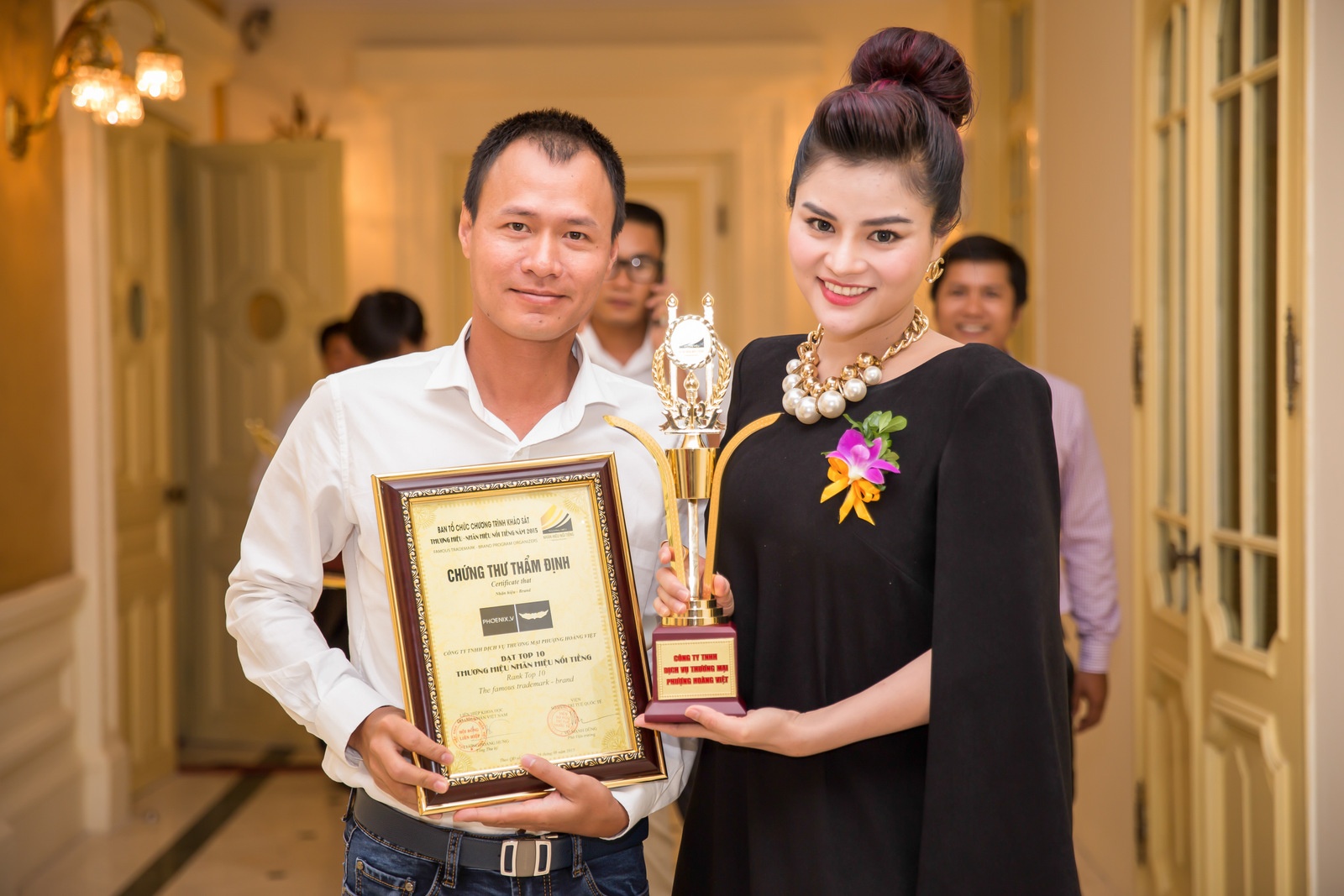 Ba bau Vu Thu Phuong duoc chong thap tung ra Ha Noi hinh anh