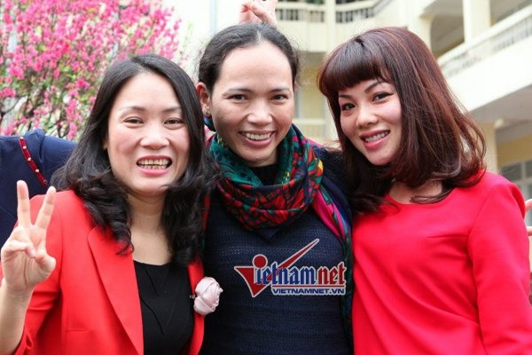 MC Bạch Dương và các cộng sự trong một dịp đi tác nghiệp ở nước ngoài.