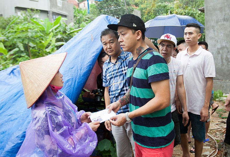 Tuan Hung di hat, lam tu thien giua bao scandal hinh anh