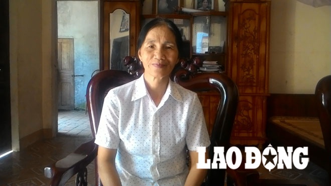 Bà Lương trò chuyện với PV.